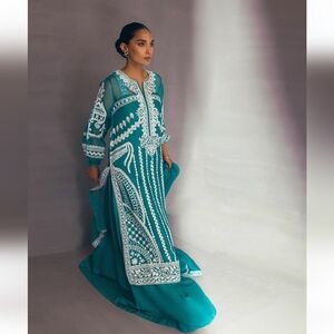 Sunnia Minahil 3 PC teal embroidered dress S-M size